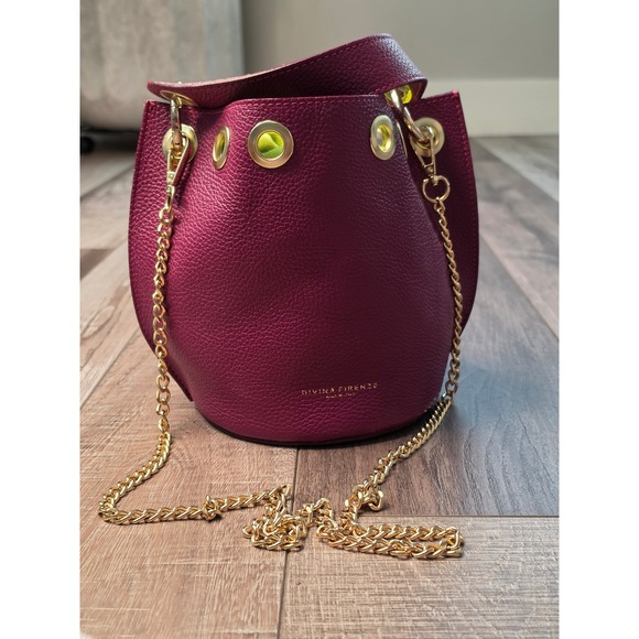 Divina Firenze Handbags - Divina Firenze Italy Magenta Pebbled Leather Bucket Bag Gold Chain Crossbody